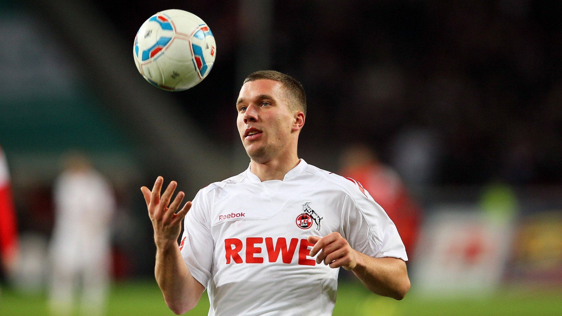 老鹰展翅击溃火箭,克莱世界排名战上演王者接管